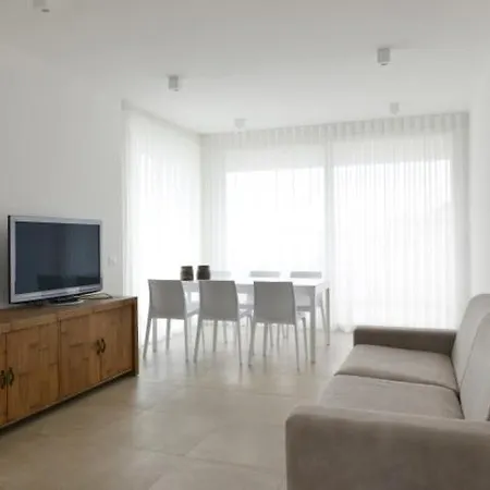 Attico 6 Posti Letto Zona Piazza Aurora 280m Dal Mare