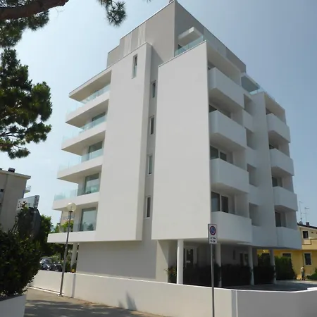 Attico 6 Posti Letto Zona Piazza Aurora 280m Dal Mare * Lido di Jesolo